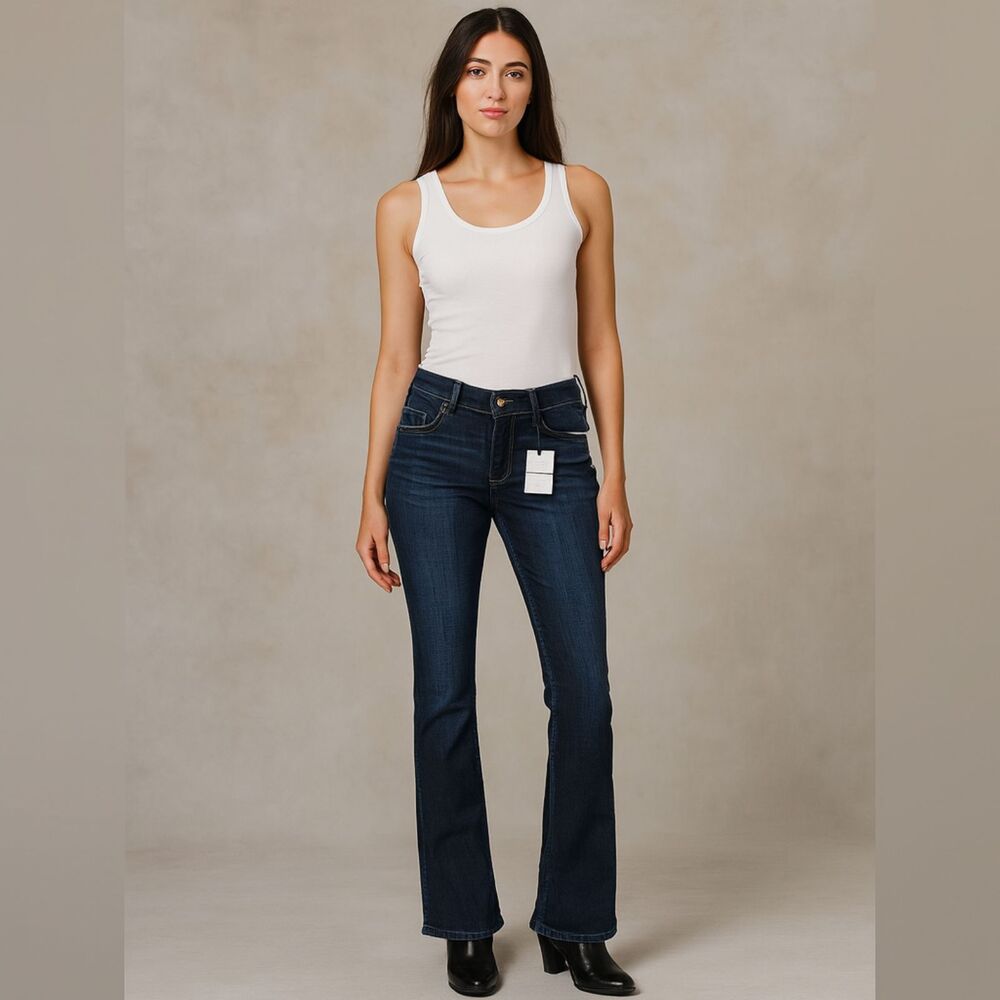 Women's Wallflower Jeans Ultra Slim Boot Cut Mid rise Insta soft Juniors Size 5